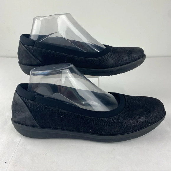 Clarks Cloudsteppers Womens 9 Black Ayla Low Ballet Flat Microsuede Slip On - Picture 1 of 6